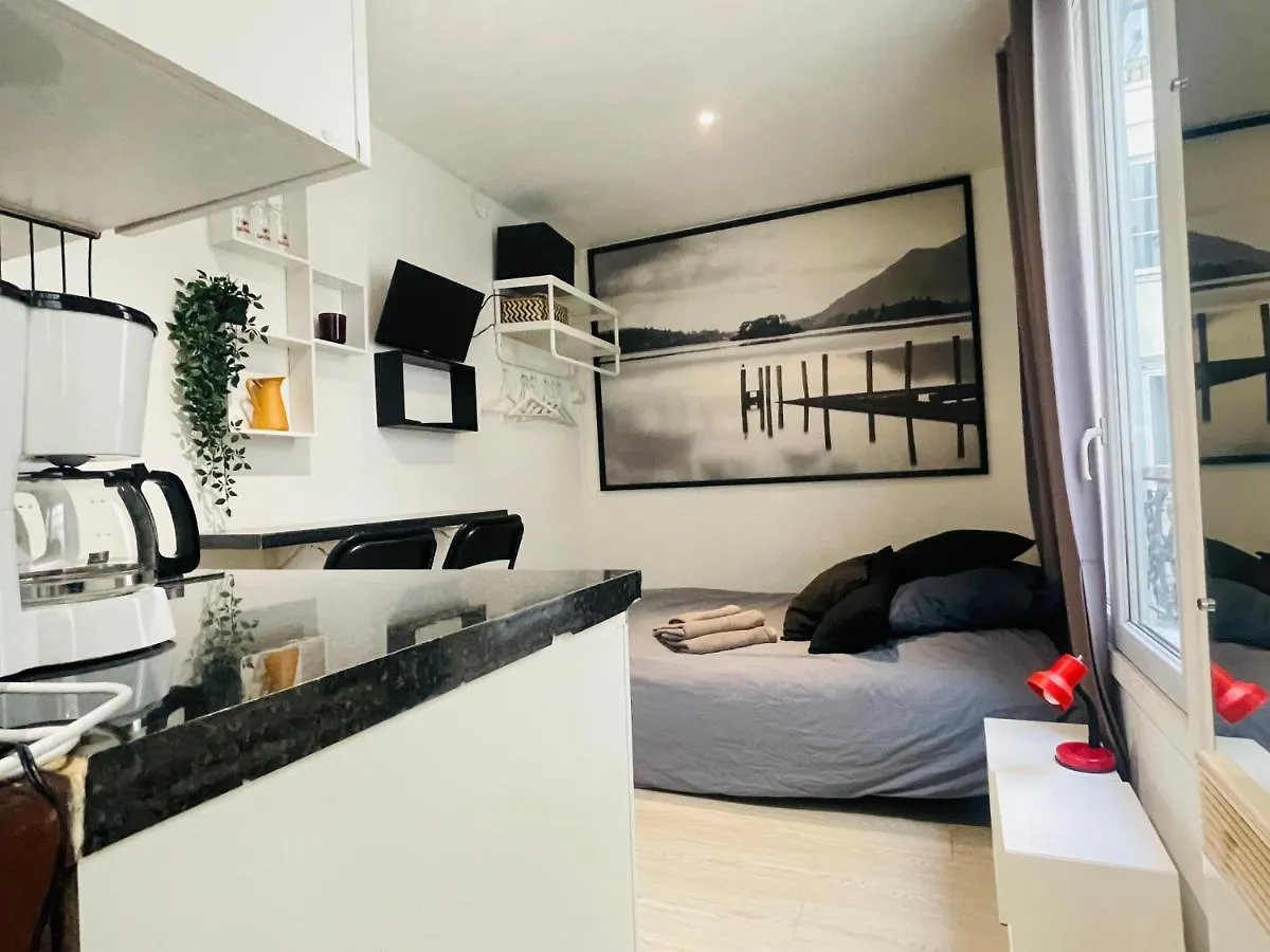 Calm And Cozy Apartment Paris